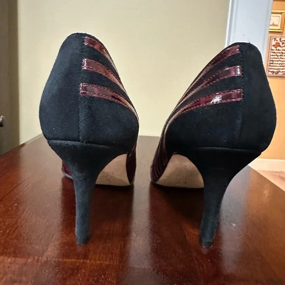 Roberto Capucci  pumps is size 7.5 great condition - Picture 2 of 9